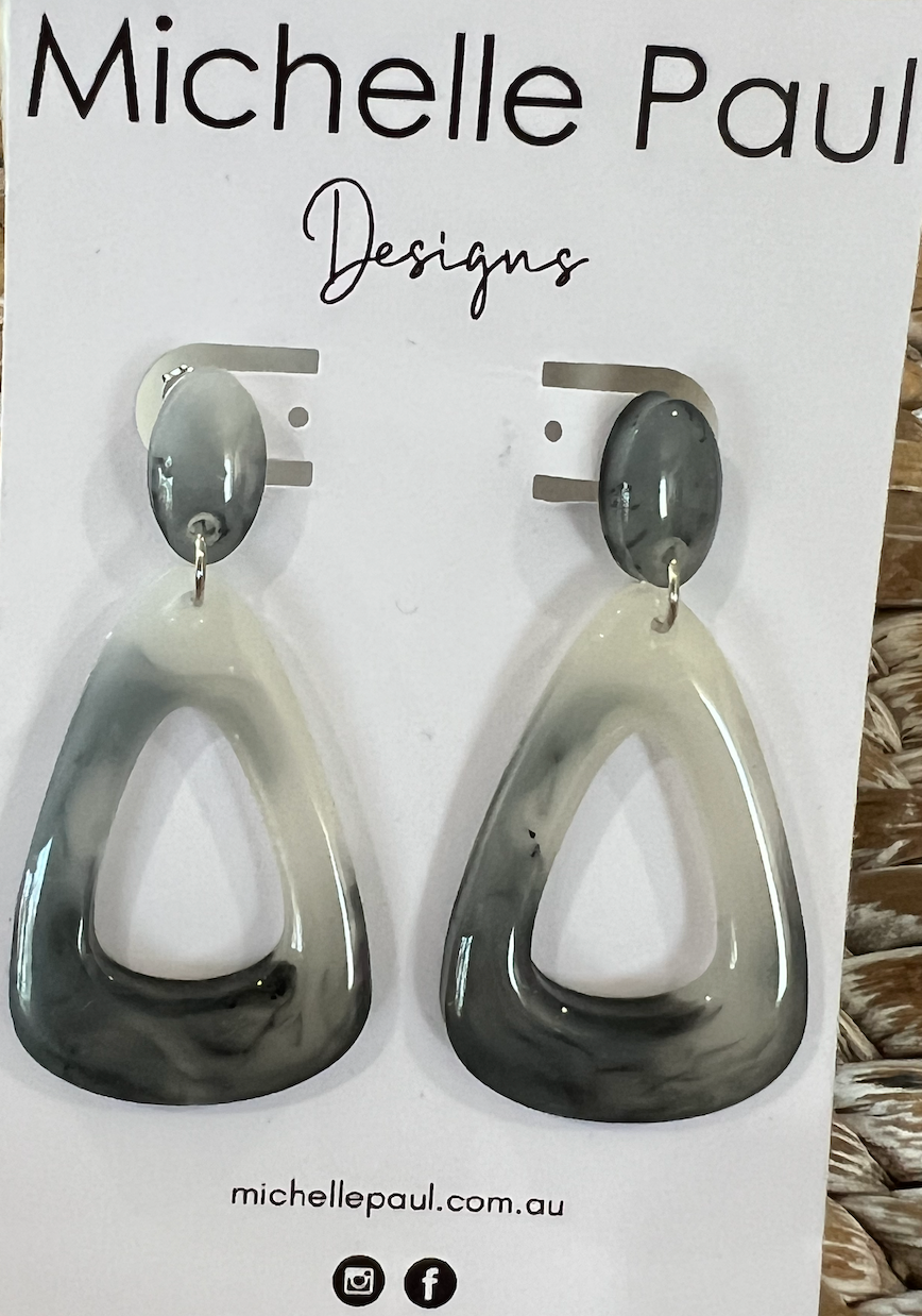 Smoky night earrings